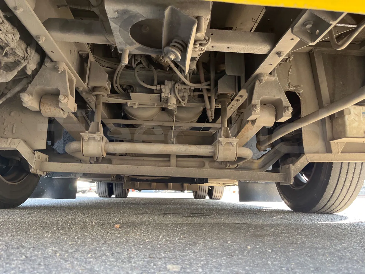 King Long XMQ6800 2AL1AA2B - Euro5 - 148kW - 7.995mt - front undercarriage from front