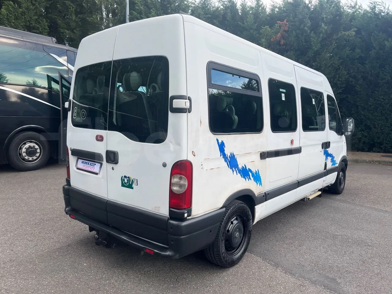 Renault Master N70M/XI NDLML6 - Euro4 - 84kW - 5.899mt - 3/4 right rear doors closed