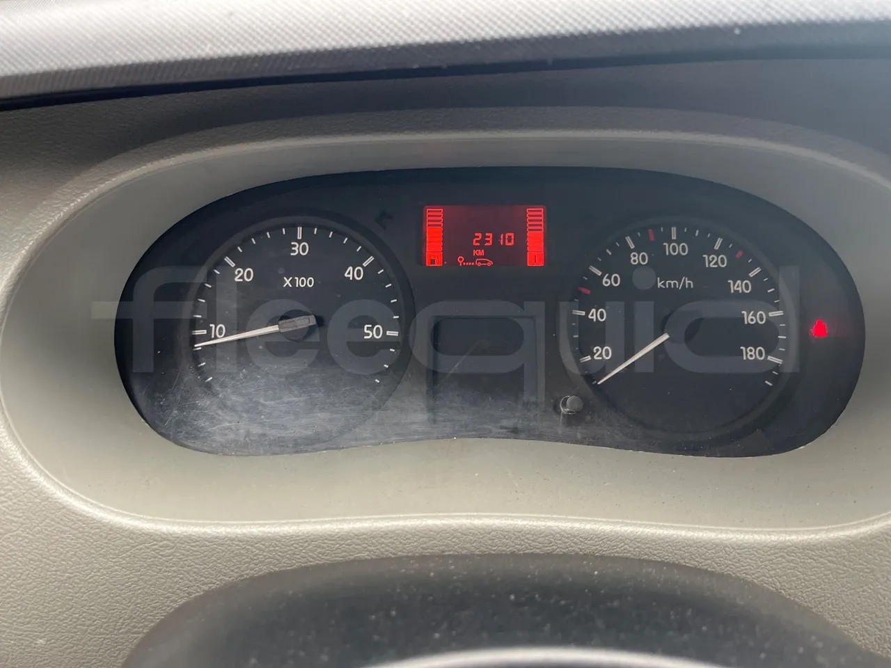 Renault Master N70M/XI NDLML6 - Euro4 - 84kW - 5.899mt - dashboard lights on