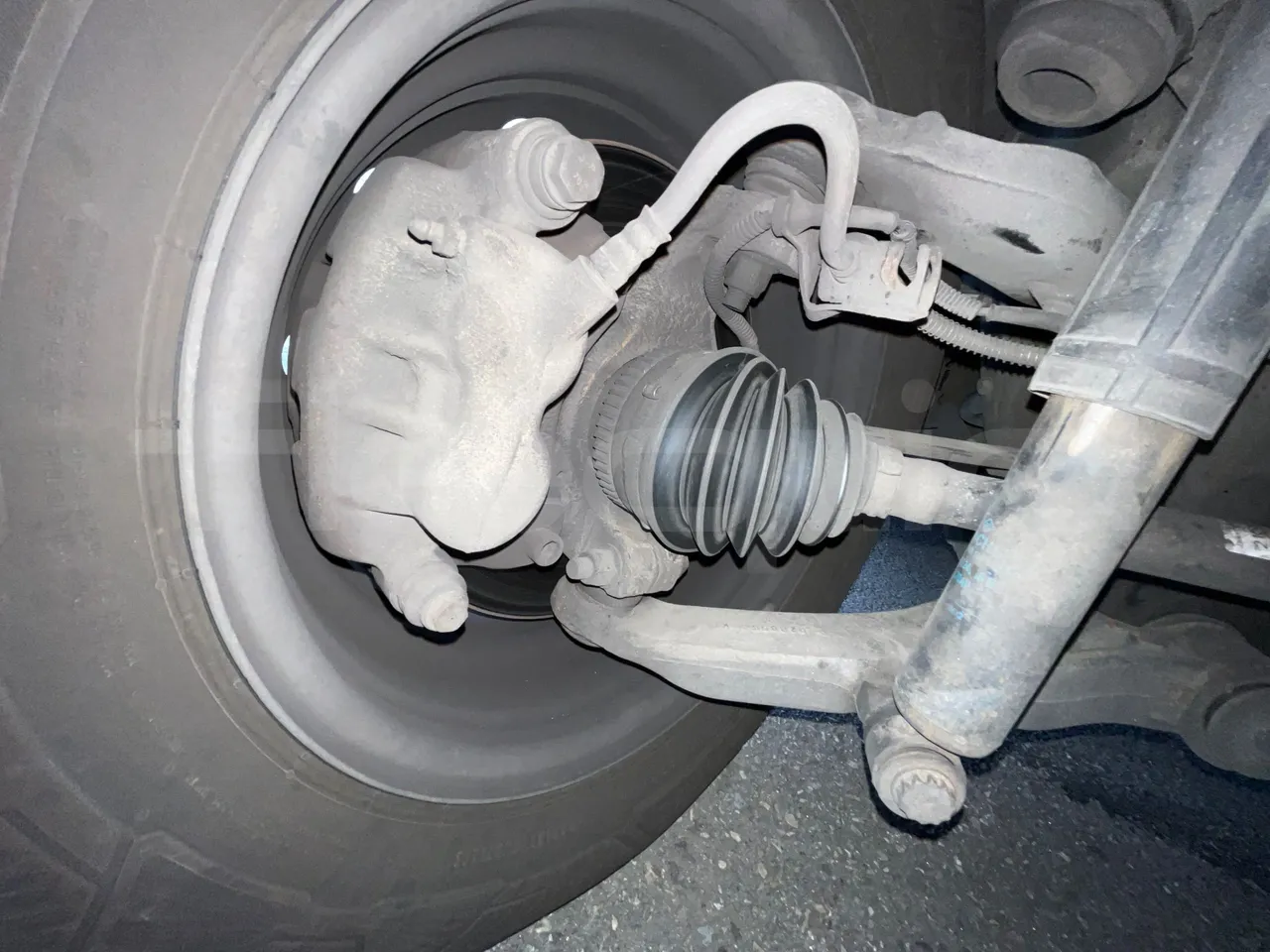 Renault Master N70M/XI NDLML6 - Euro4 - 84kW - 5.899mt - front brake calipers right