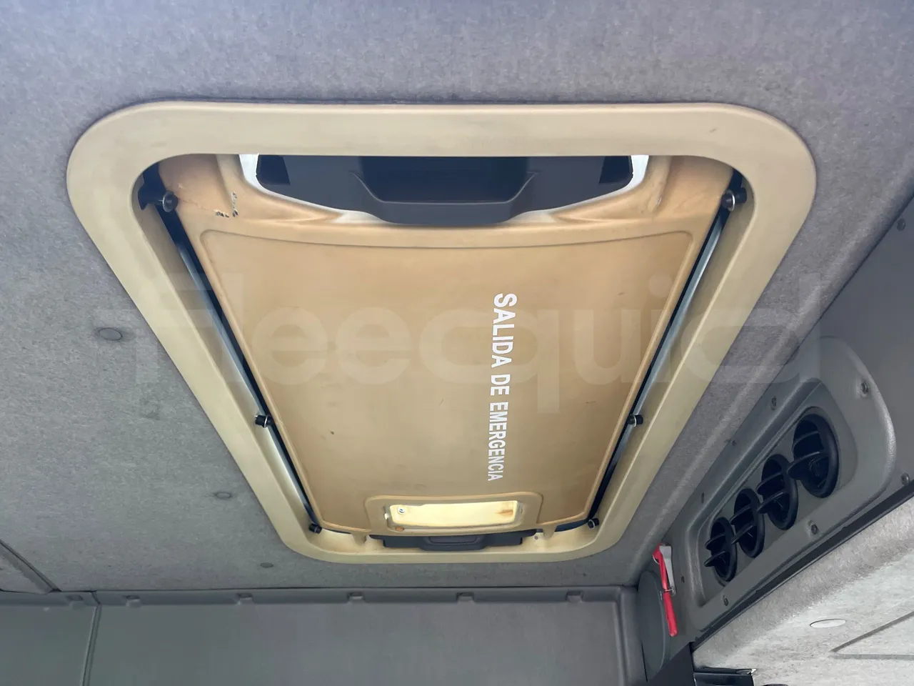 Renault Master N70M/XI NDLML6 - Euro4 - 84kW - 5.899mt - roof hatch 1