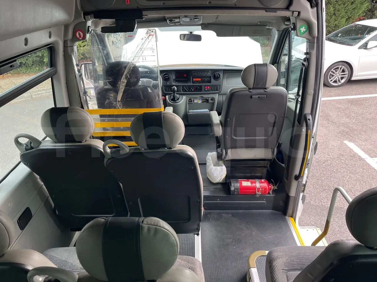 Renault Master N70M/XI NDLML6 - Euro4 - 84kW - 5.899mt - forward view middle aisle