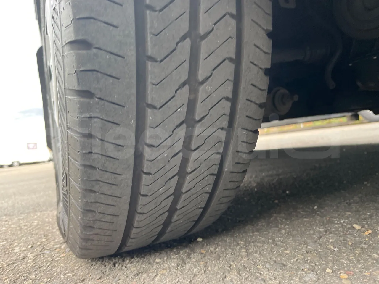 Renault Master N70M/XI NDLML6 - Euro4 - 84kW - 5.899mt - tread condition front tires right