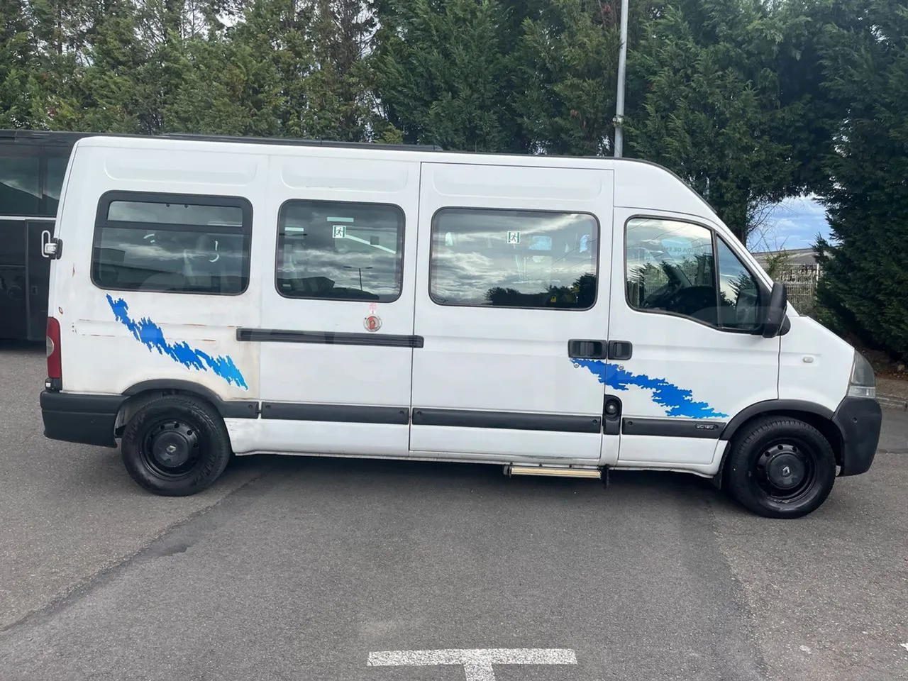 Renault Master N70M/XI NDLML6 - Euro4 - 84kW - 5.899mt - right side doors closed