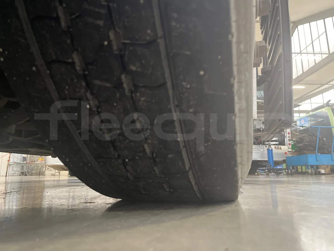 Temsa Safari RD RAT153 - EUR5 - 266kW - 12.200m - tread condition front tires right