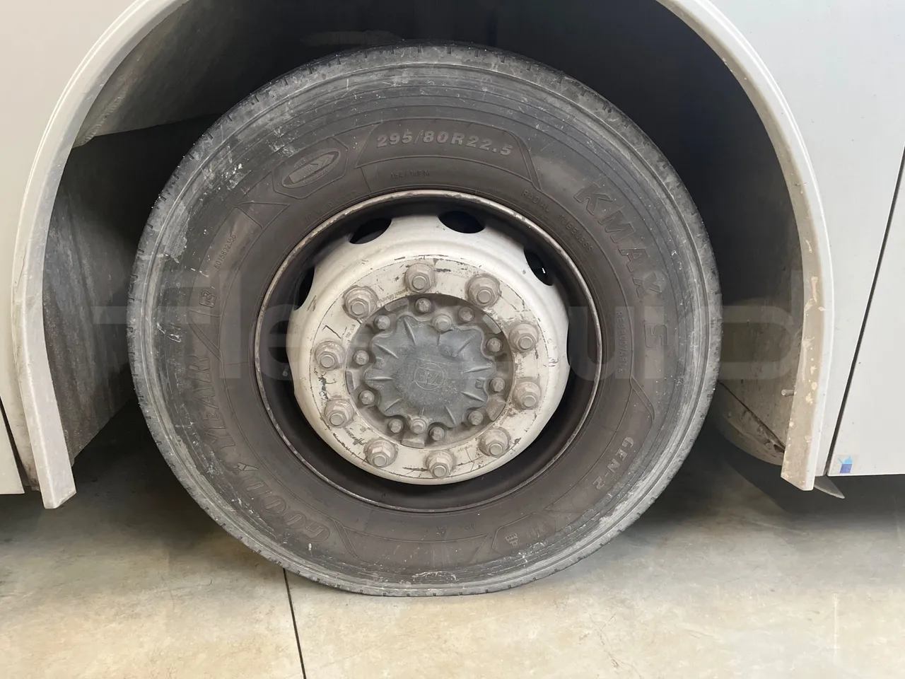 Temsa Safari RD RAT153 - EUR5 - 266kW - 12.200m - front left tire measurements