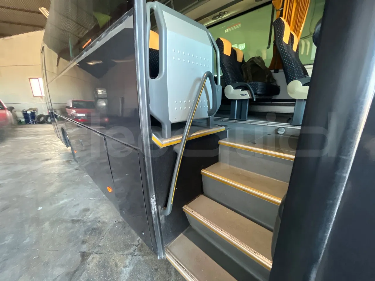 Man 12.220 HOCL 12.240/DEXON -  EUR4 - 176kW - 9.460m - usb charging detail