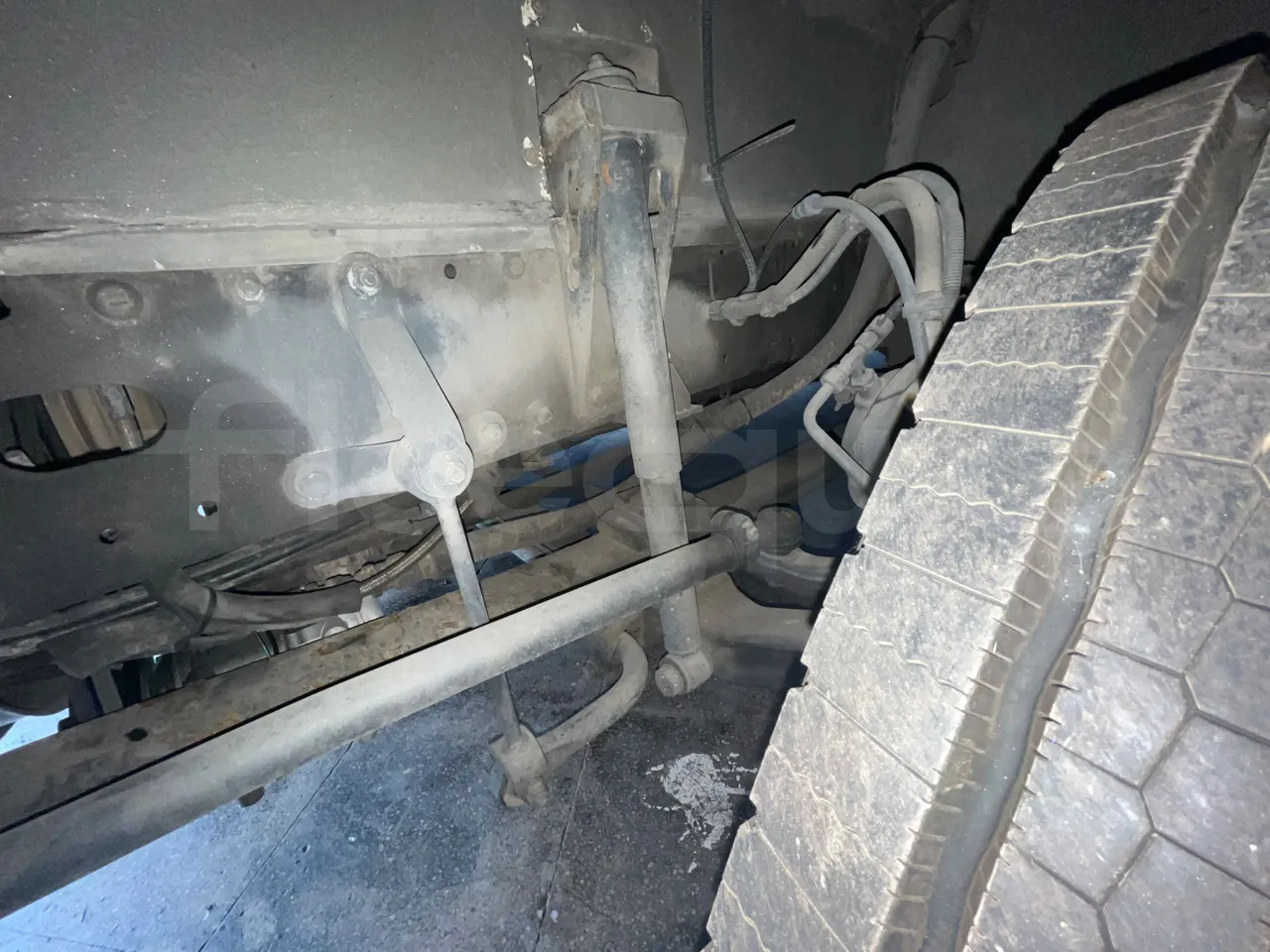 Man 12.220 HOCL 12.240/DEXON -  EUR4 - 176kW - 9.460m - front air springs left