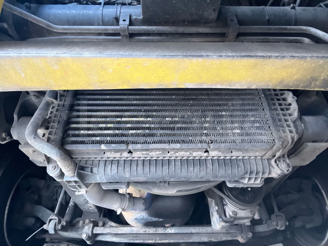 Man 12.220 HOCL 12.240/DEXON -  EUR4 - 176kW - 9.460m - front air springs right