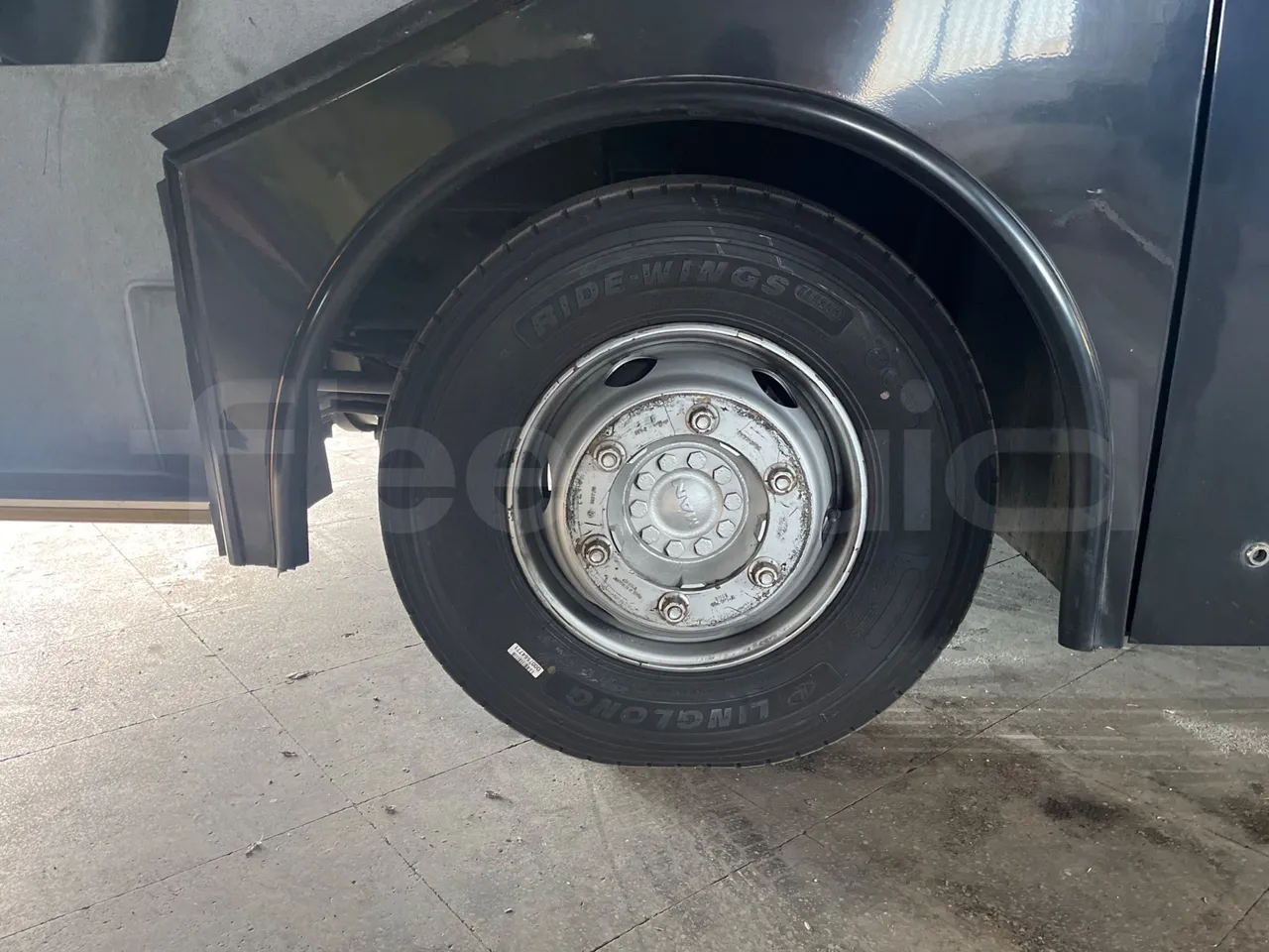 Man 12.220 HOCL 12.240/DEXON -  EUR4 - 176kW - 9.460m - tread condition front tires left