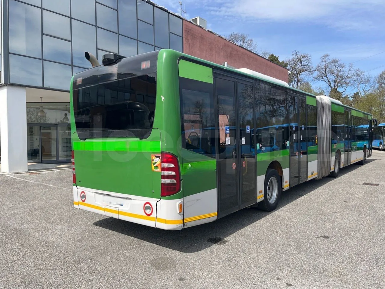 Mercedes-Benz Citaro G 0530 - Euro5 - 260kW - 17.940mt - 3/4 right rear doors closed