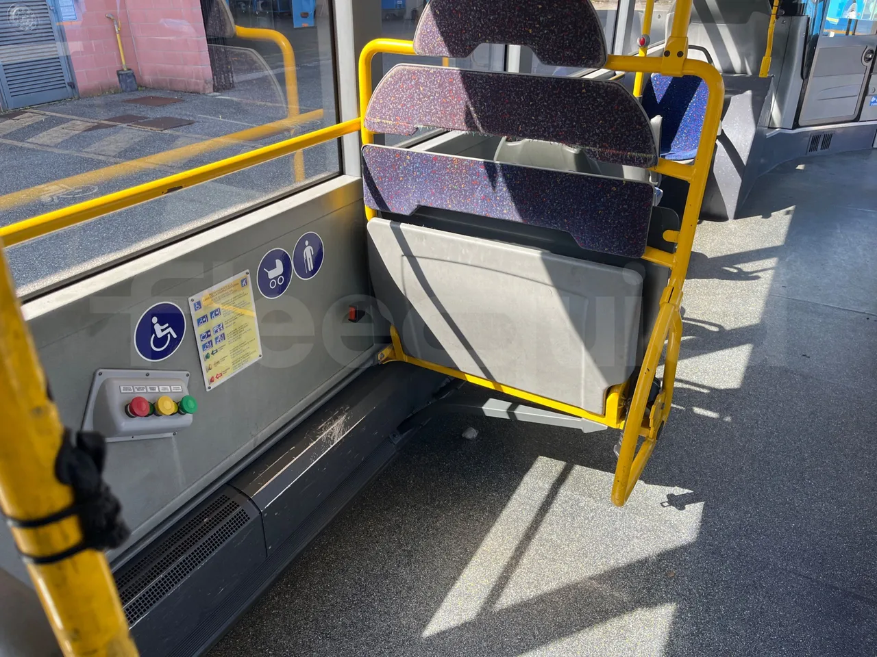 Mercedes-Benz Citaro G 0530 - Euro5 - 260kW - 17.940mt - folding seat photo