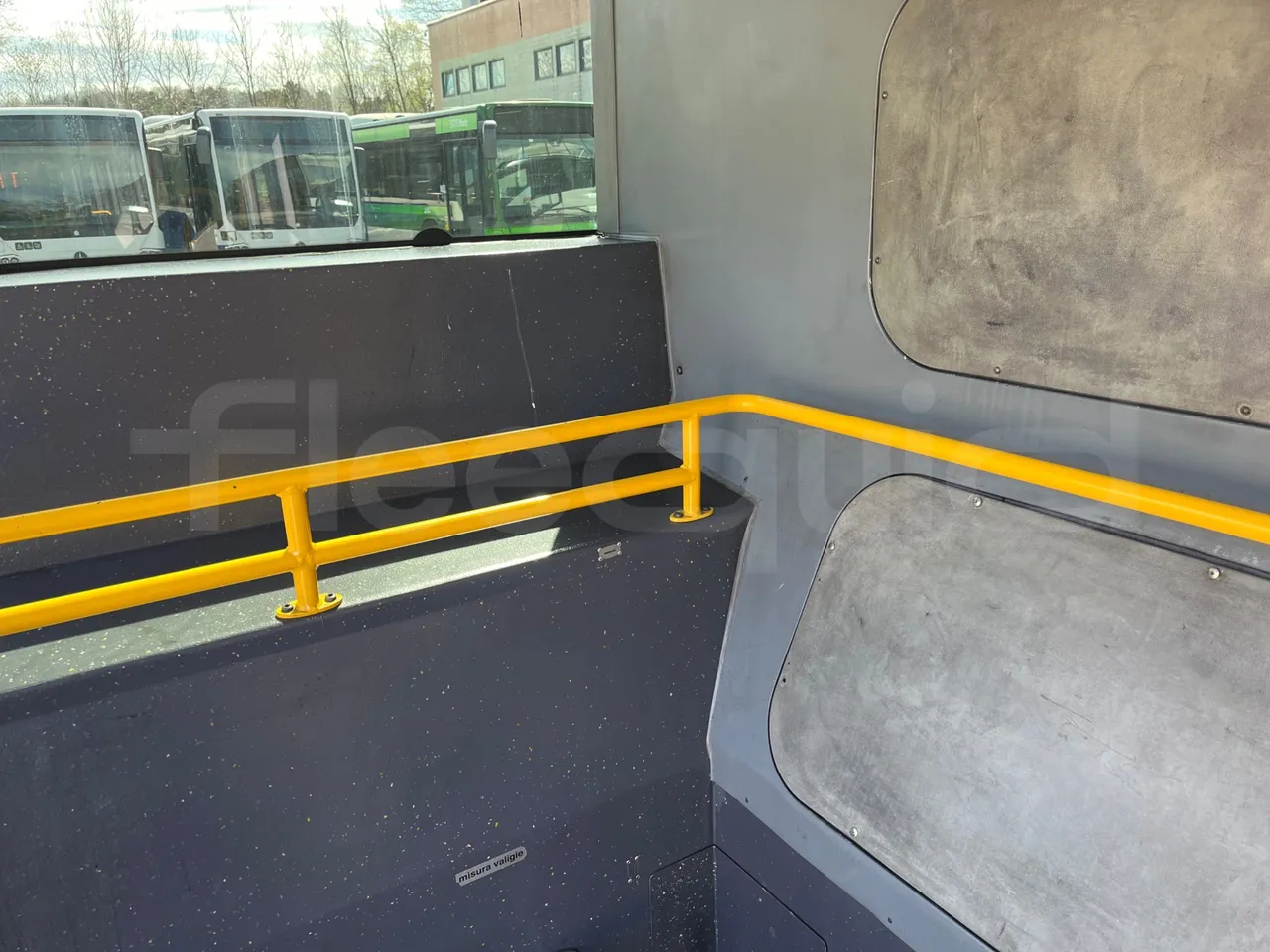 Mercedes-Benz Citaro G 0530 - Euro5 - 260kW - 17.940mt - floor hatches photo