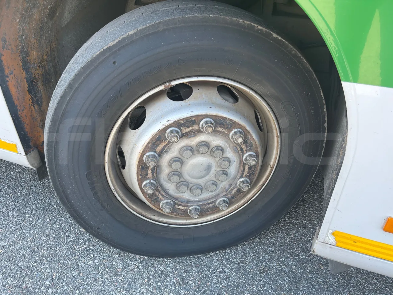 Mercedes-Benz Citaro G 0530 - Euro5 - 260kW - 17.940mt - front left tire measurements