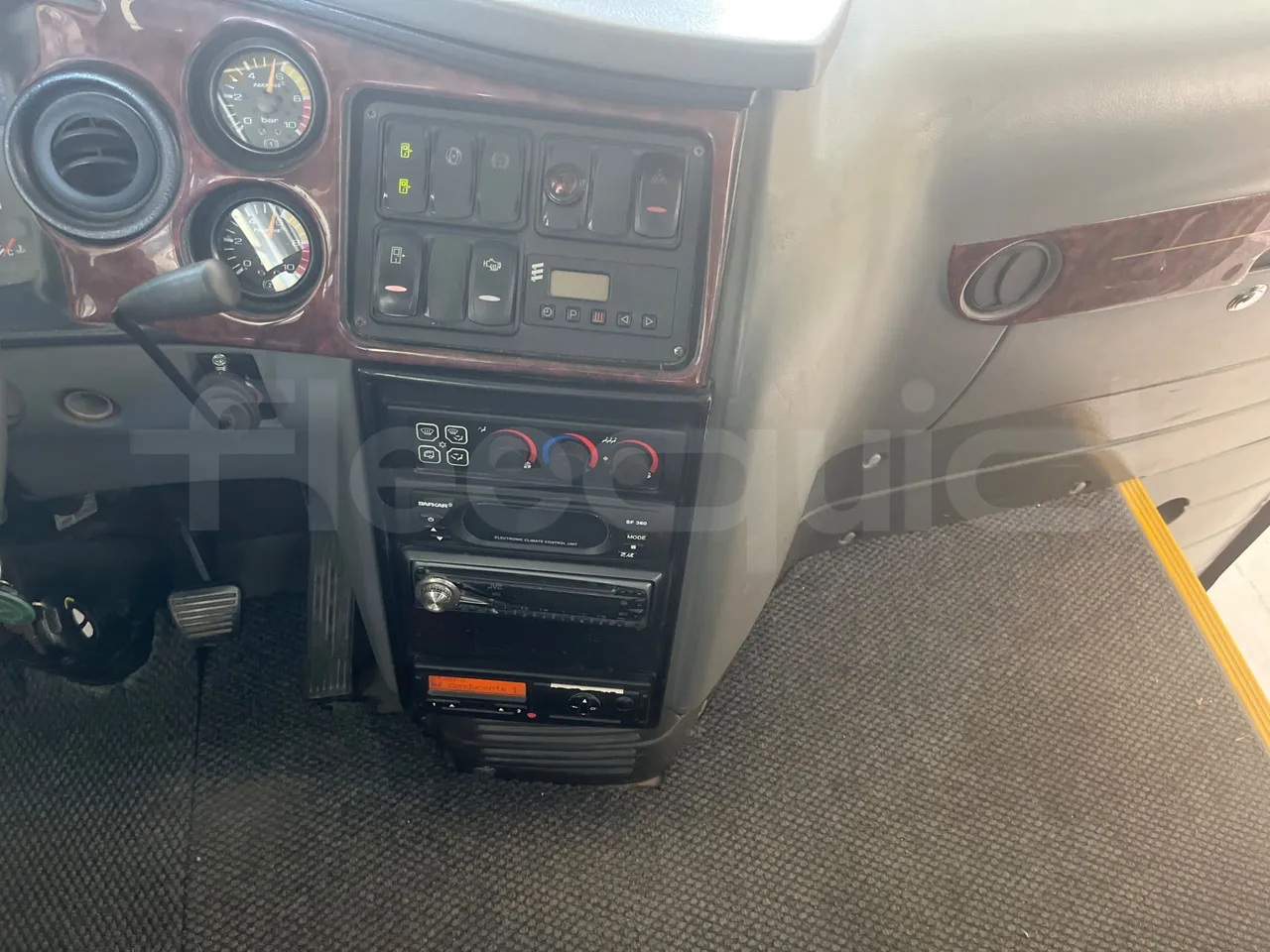 ISUZU Turquoise/Sb QBUS31-M51/Euro 5 - 140 Kw - 7,720 Mt - onboard devices 1