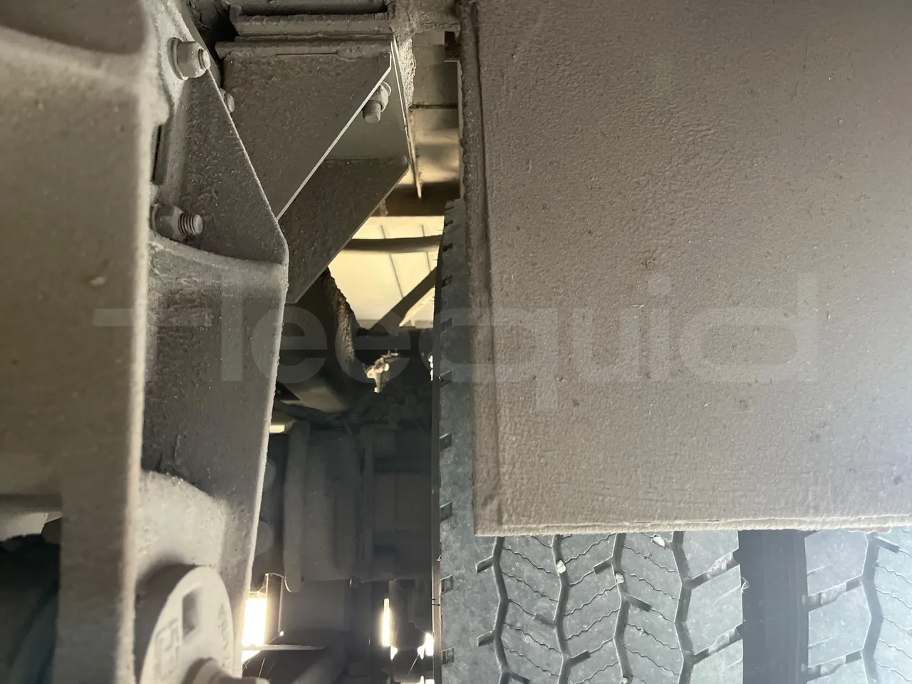 ISUZU Turquoise/Sb QBUS31-M51/Euro 5 - 140 Kw - 7,720 Mt - axle 2 caliper brakes left