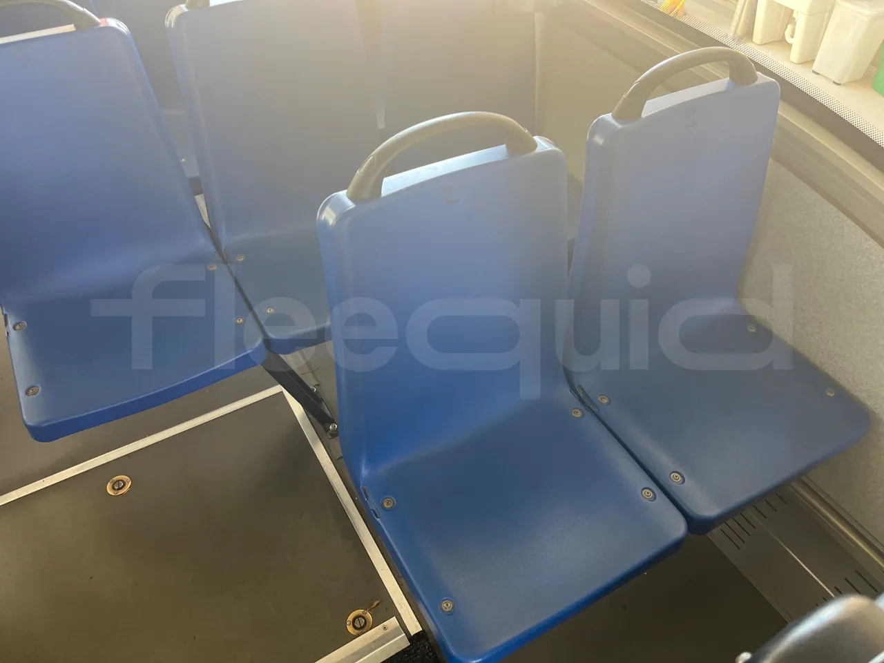 ISUZU Turquoise/Sb QBUS31-M51/Euro 5 - 140 Kw - 7,720 Mt - single seat detail