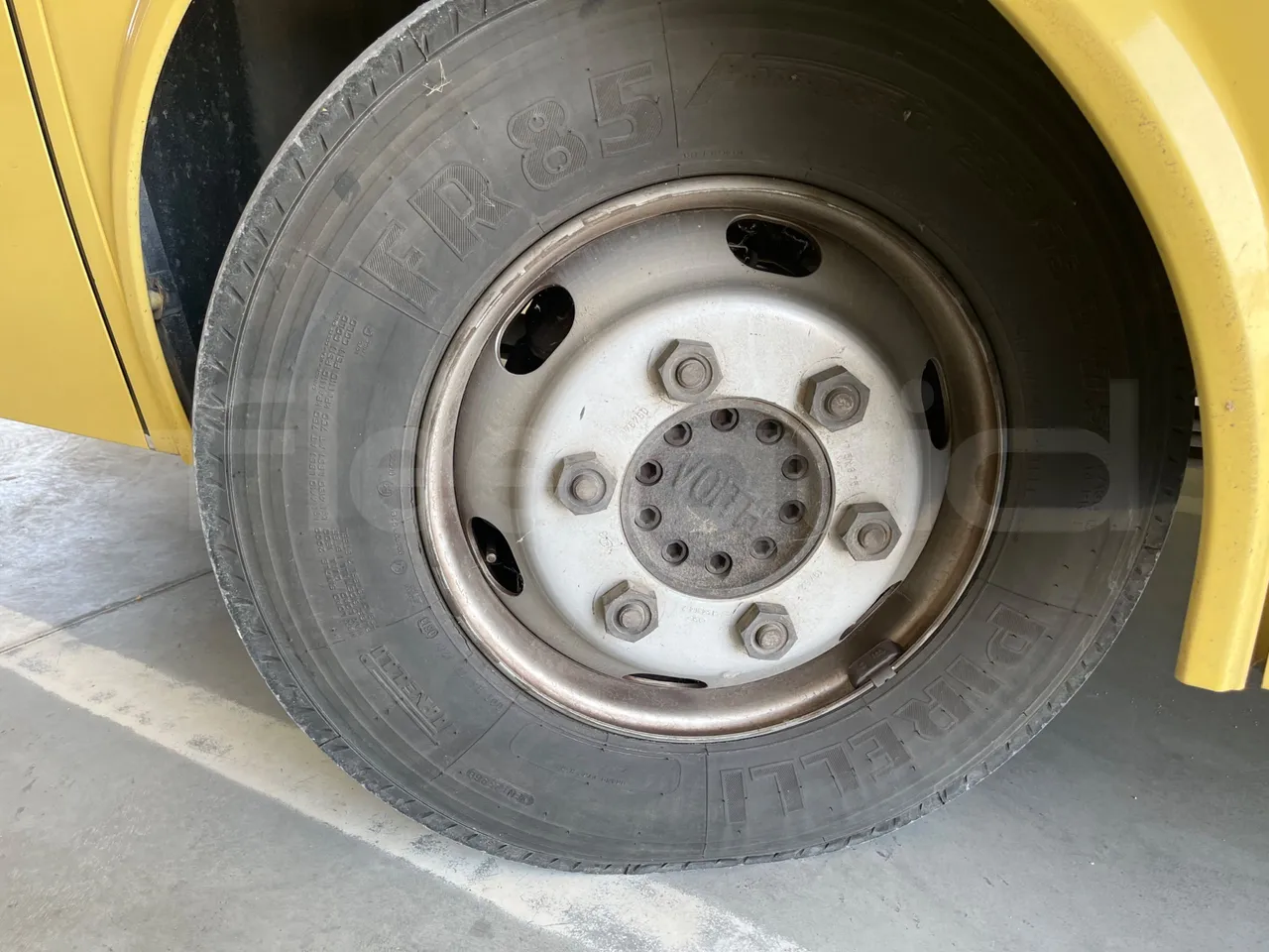 ISUZU Turquoise/Sb QBUS31-M51/Euro 5 - 140 Kw - 7,720 Mt - front left tire measurements