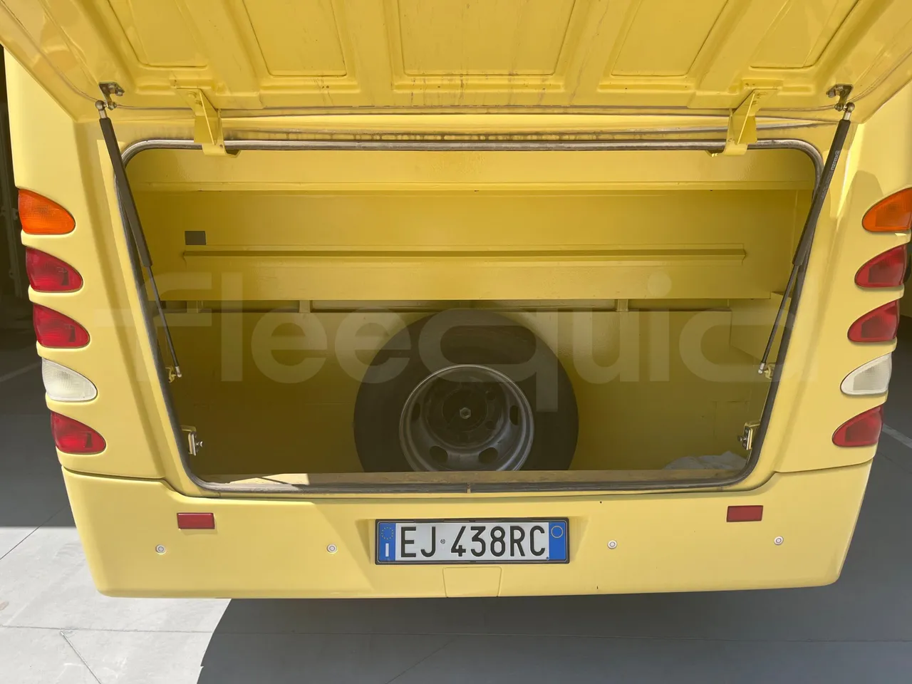 ISUZU Turquoise/Sb QBUS31-M51/Euro 5 - 140 Kw - 7,720 Mt - spare wheel