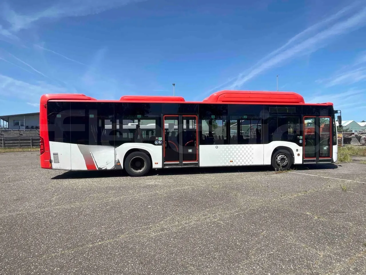 Mercedes-Benz Citaro - right side doors closed