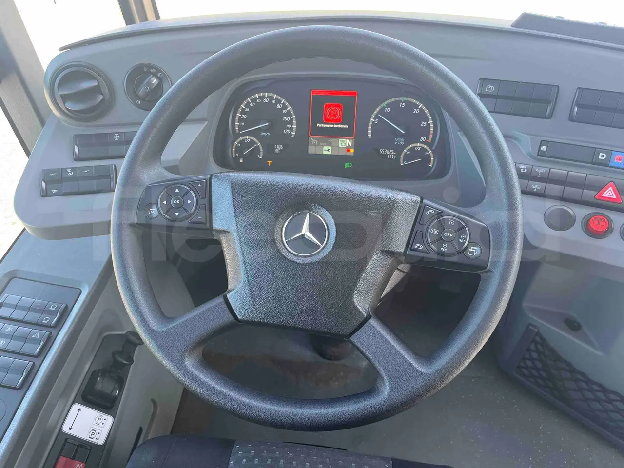 Mercedes-Benz Citaro - steering wheel photo