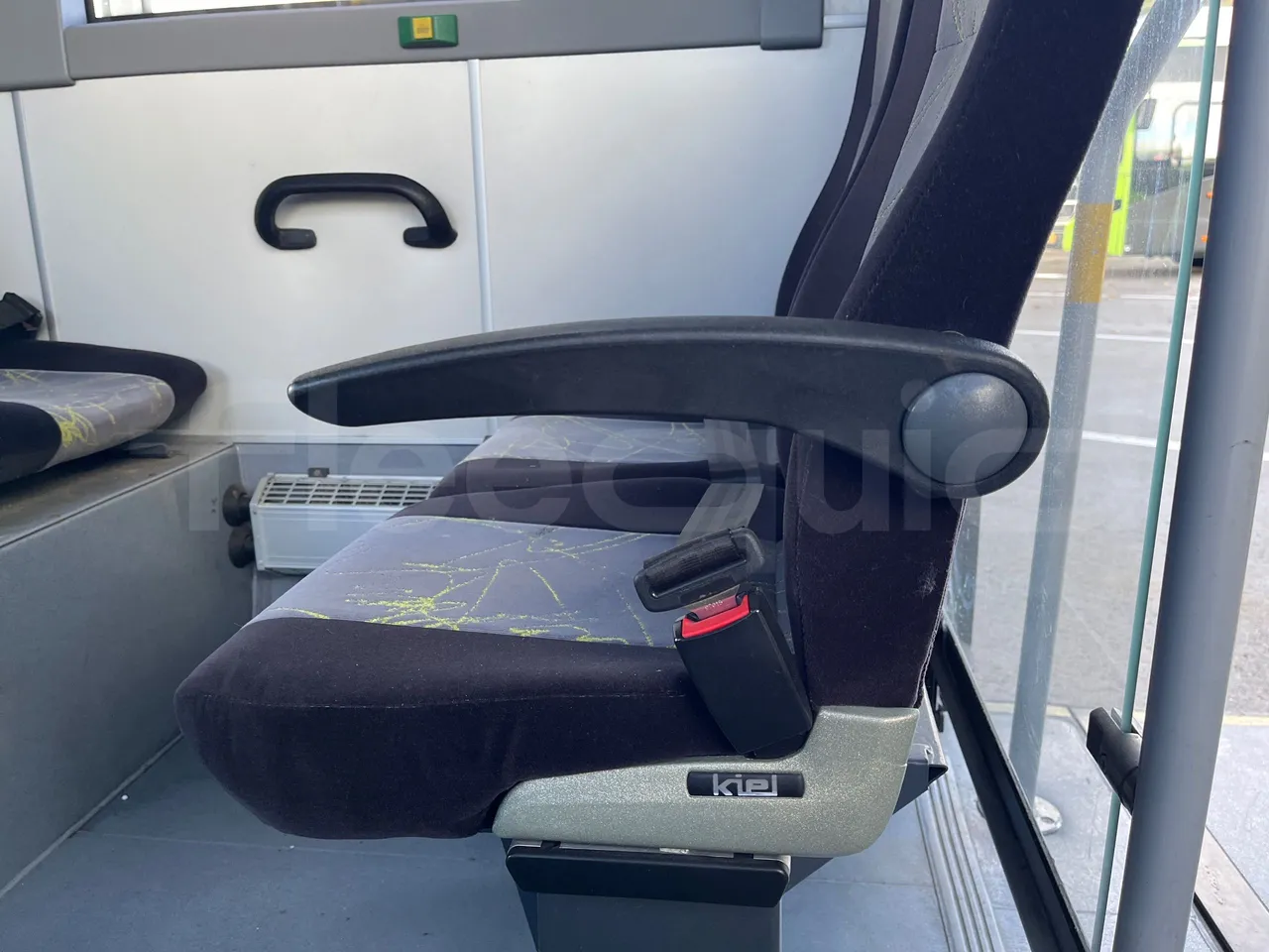 Volvo G891H L291LH24J8100 / Euro 6 - 177 Kw - 18.750 Mt - armrest detail photo