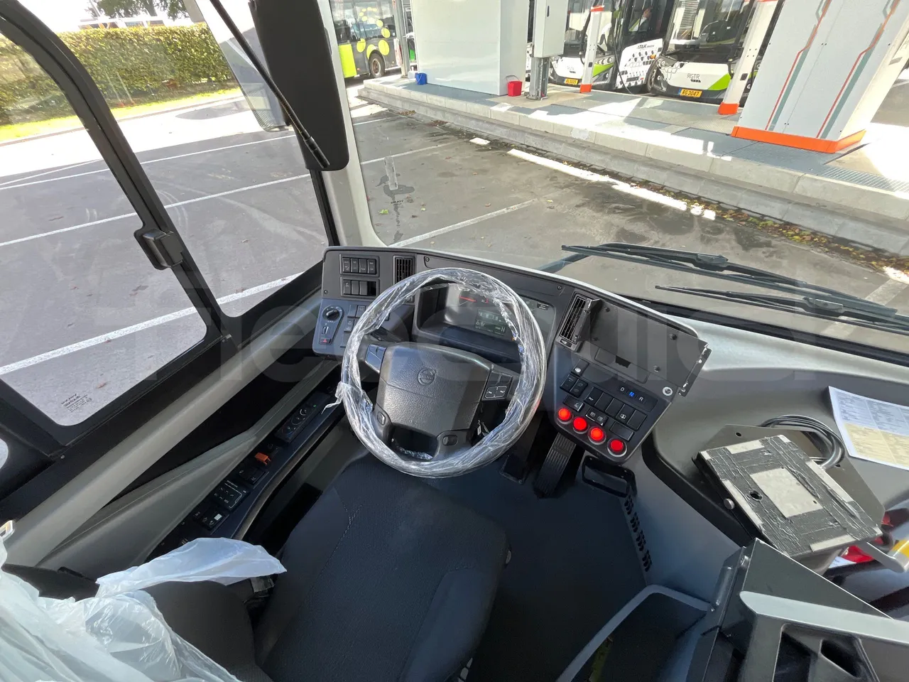 Volvo G891H L291LH24J8100 / Euro 6 - 177 Kw - 18.750 Mt - buttons panels on