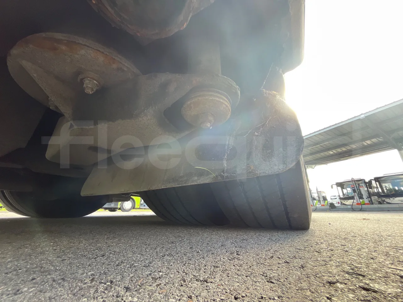 Volvo G891H L291LH24J8100 / Euro 6 - 177 Kw - 18.750 Mt - tread condition third axle tires right
