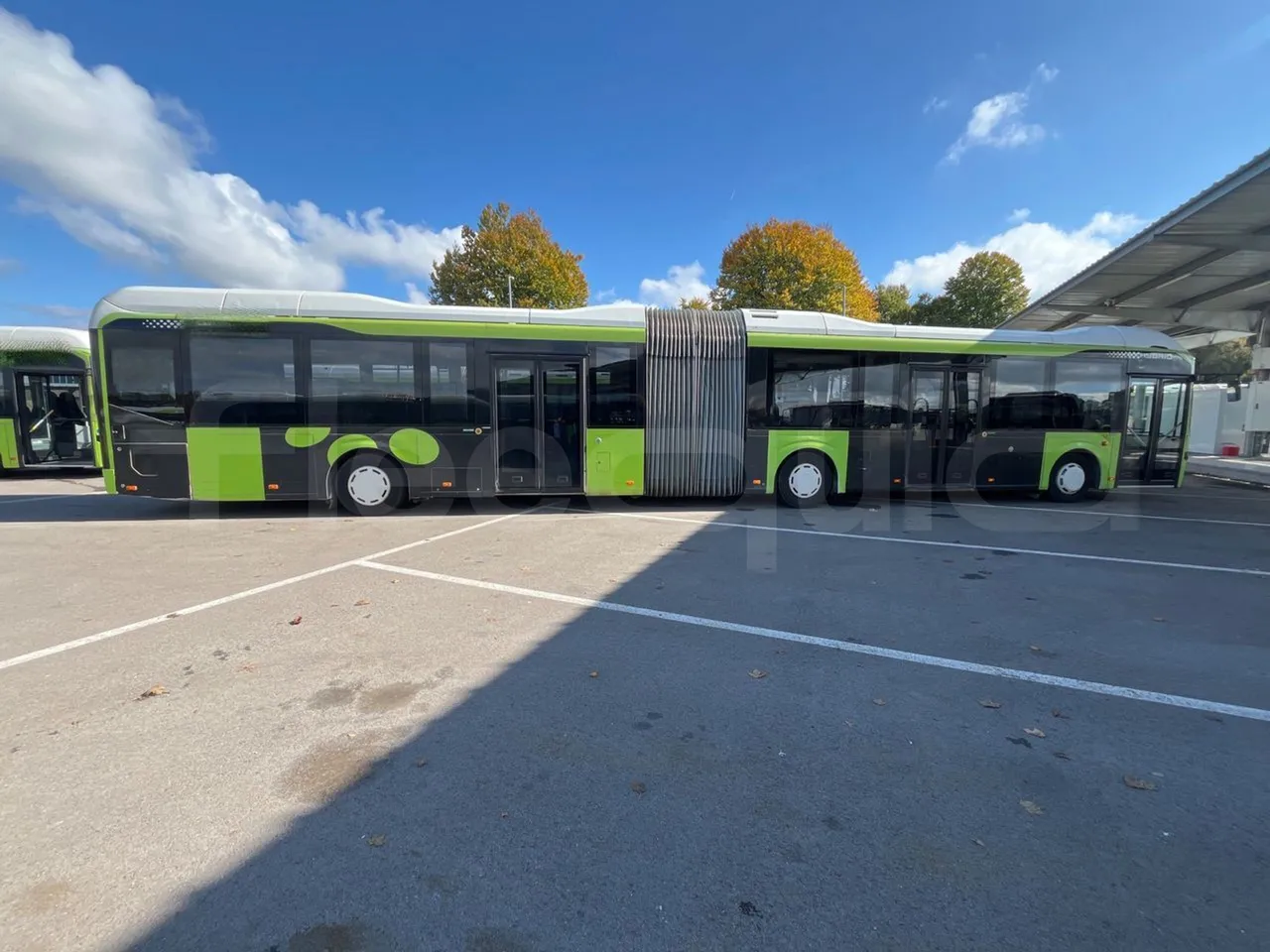 Volvo G891H L291LH24J8100 / Euro 6 - 177 Kw - 18.750 Mt - right side doors closed