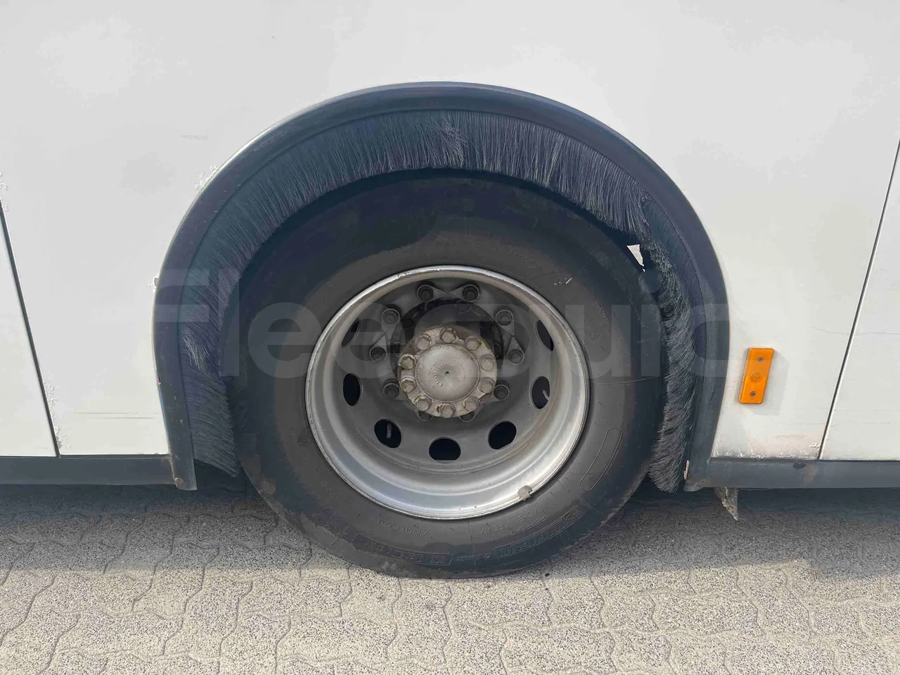 Mercedes-Benz Citaro - First Axle Left Side: Tyre Thickness