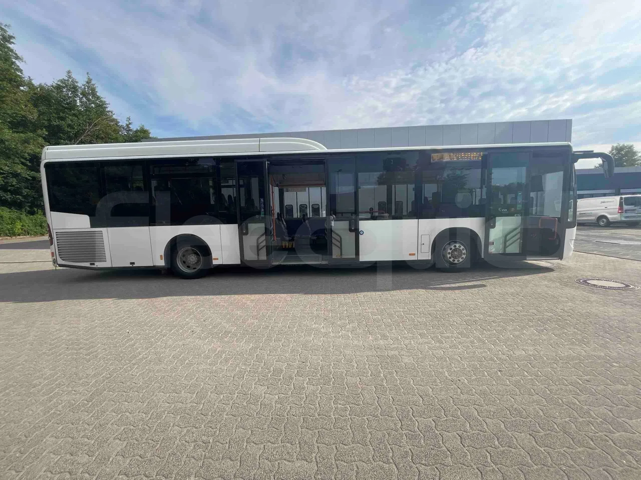 Mercedes-Benz Citaro - Right Side Doors Open