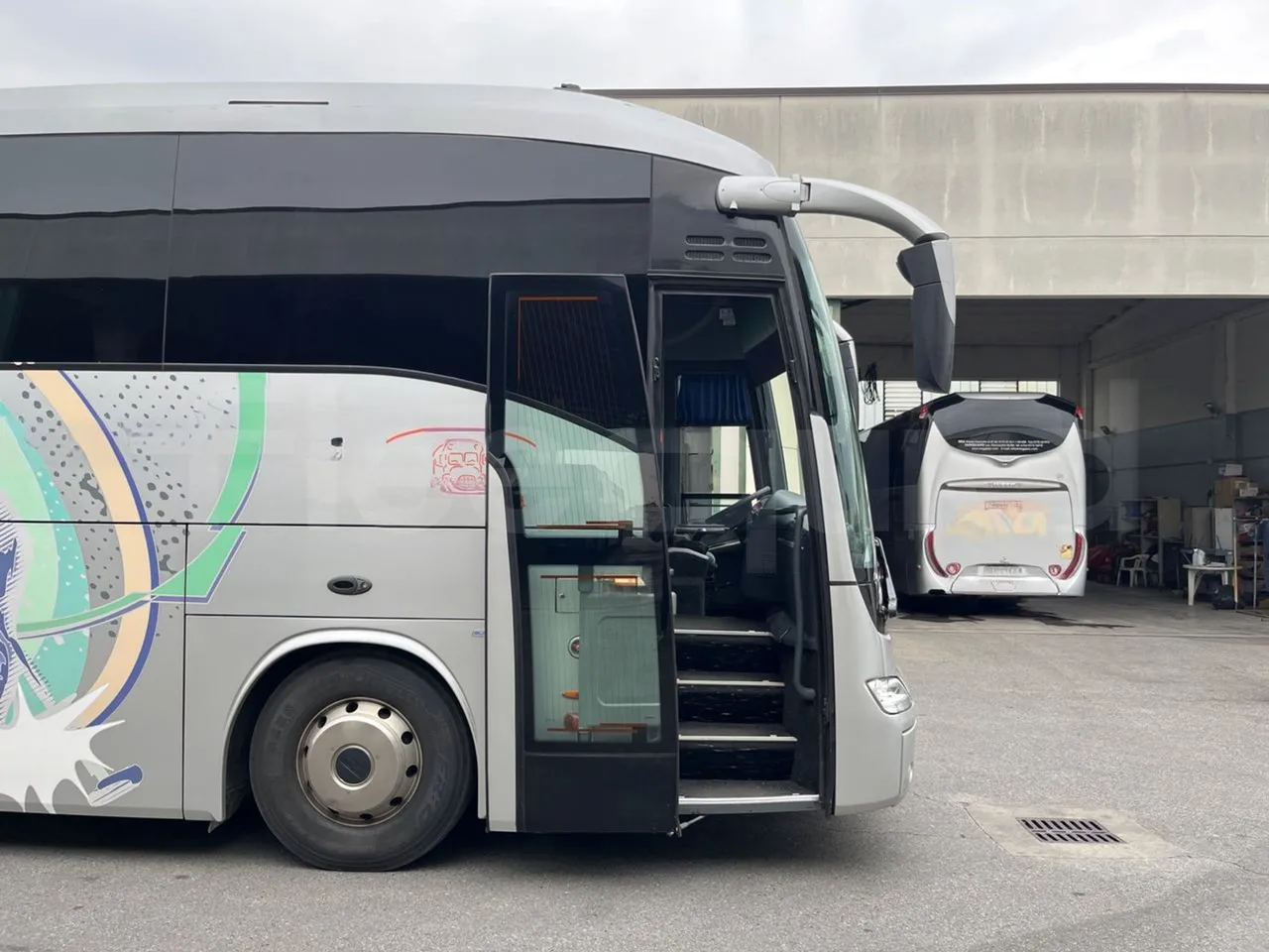 Irisbus New Domino 397E/12.40 - EUR5/331KW/12.410MT - front door 1 open