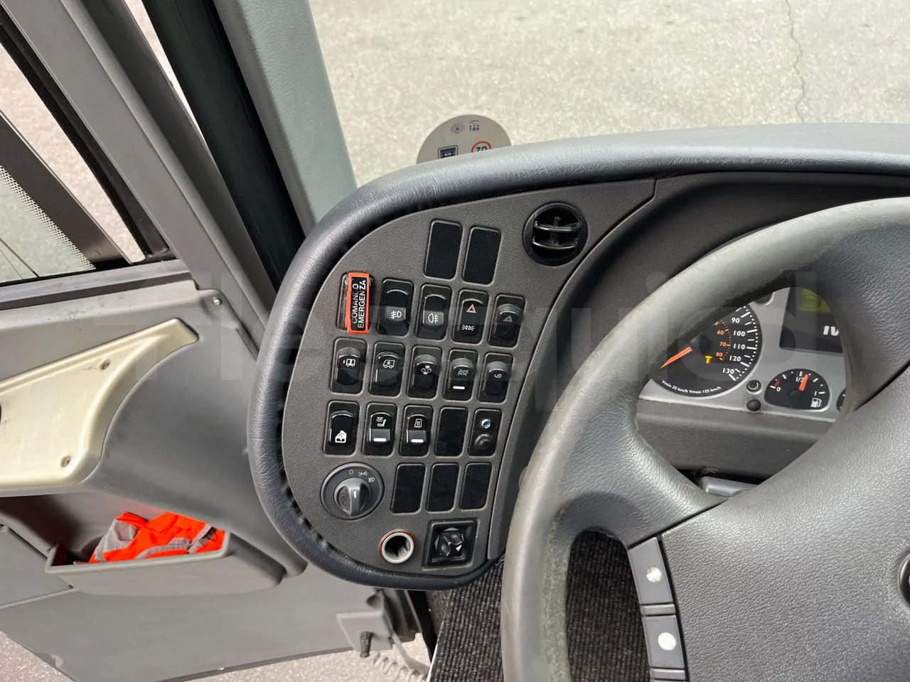 Irisbus New Domino 397E/12.40 - EUR5/331KW/12.410MT - onboard devices 1