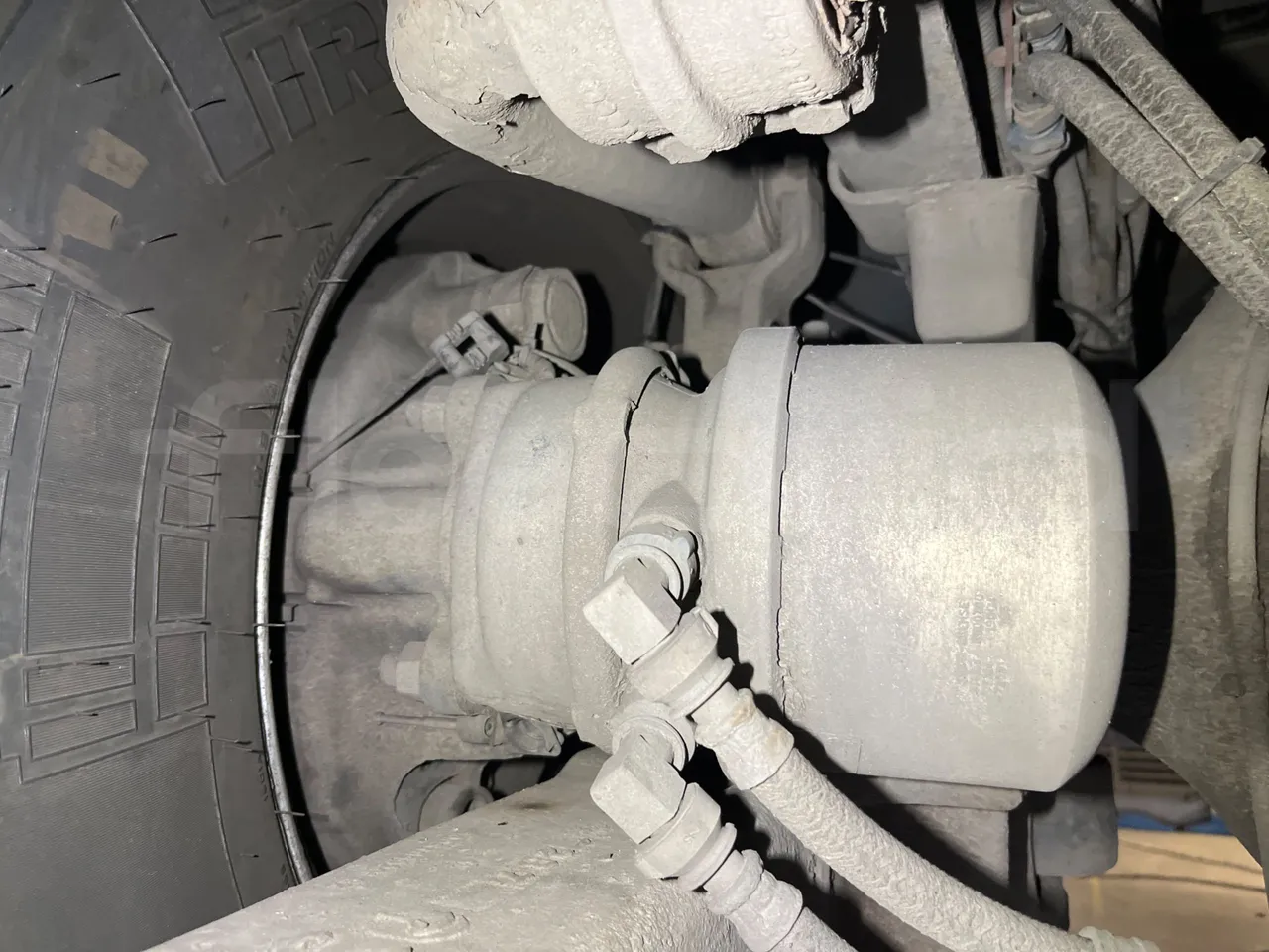 Irisbus New Domino 397E/12.40 - EUR5/331KW/12.410MT - axle 2 caliper brakes left