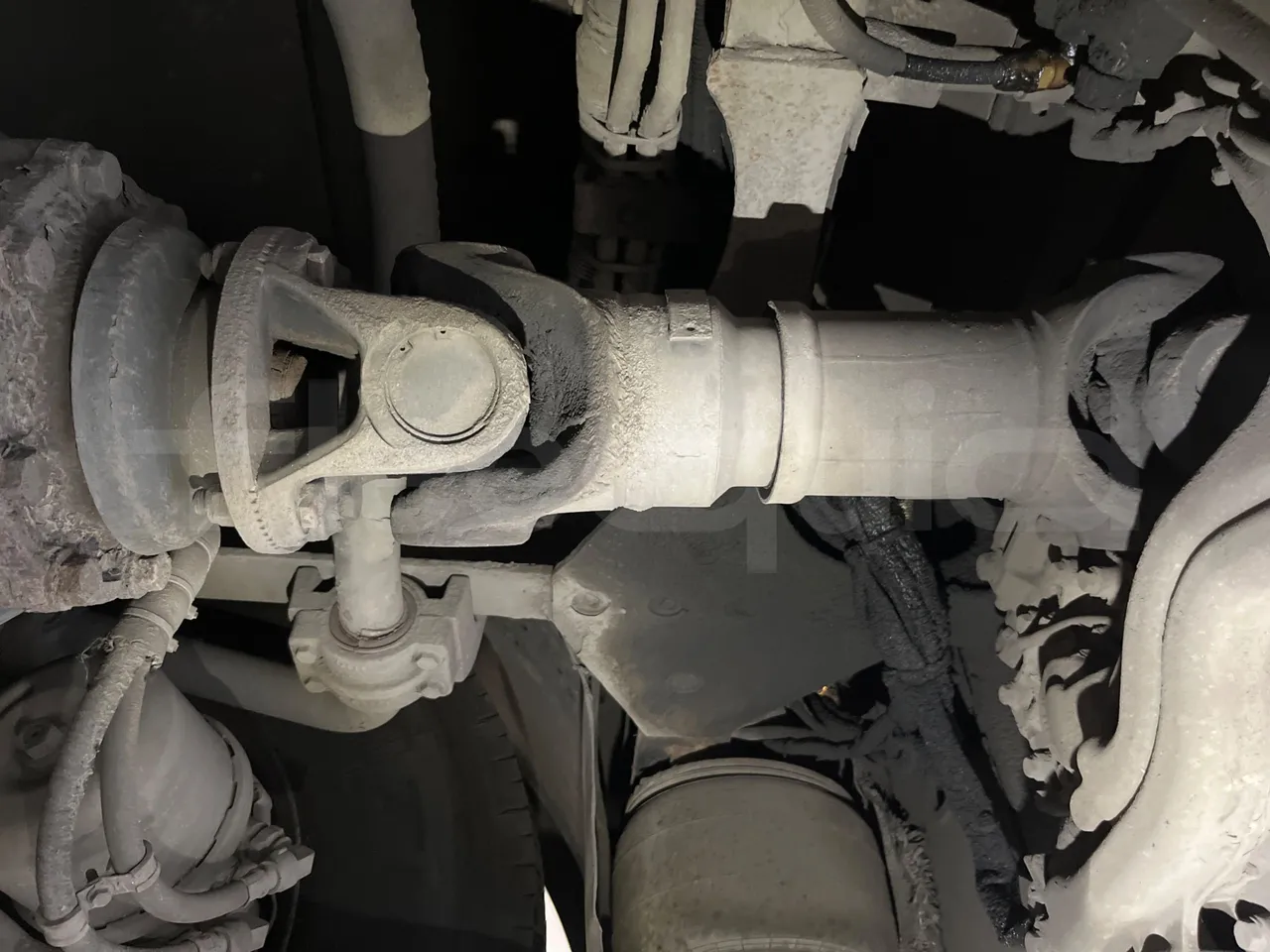 Irisbus New Domino 397E/12.40 - EUR5/331KW/12.410MT - driveshaft photo