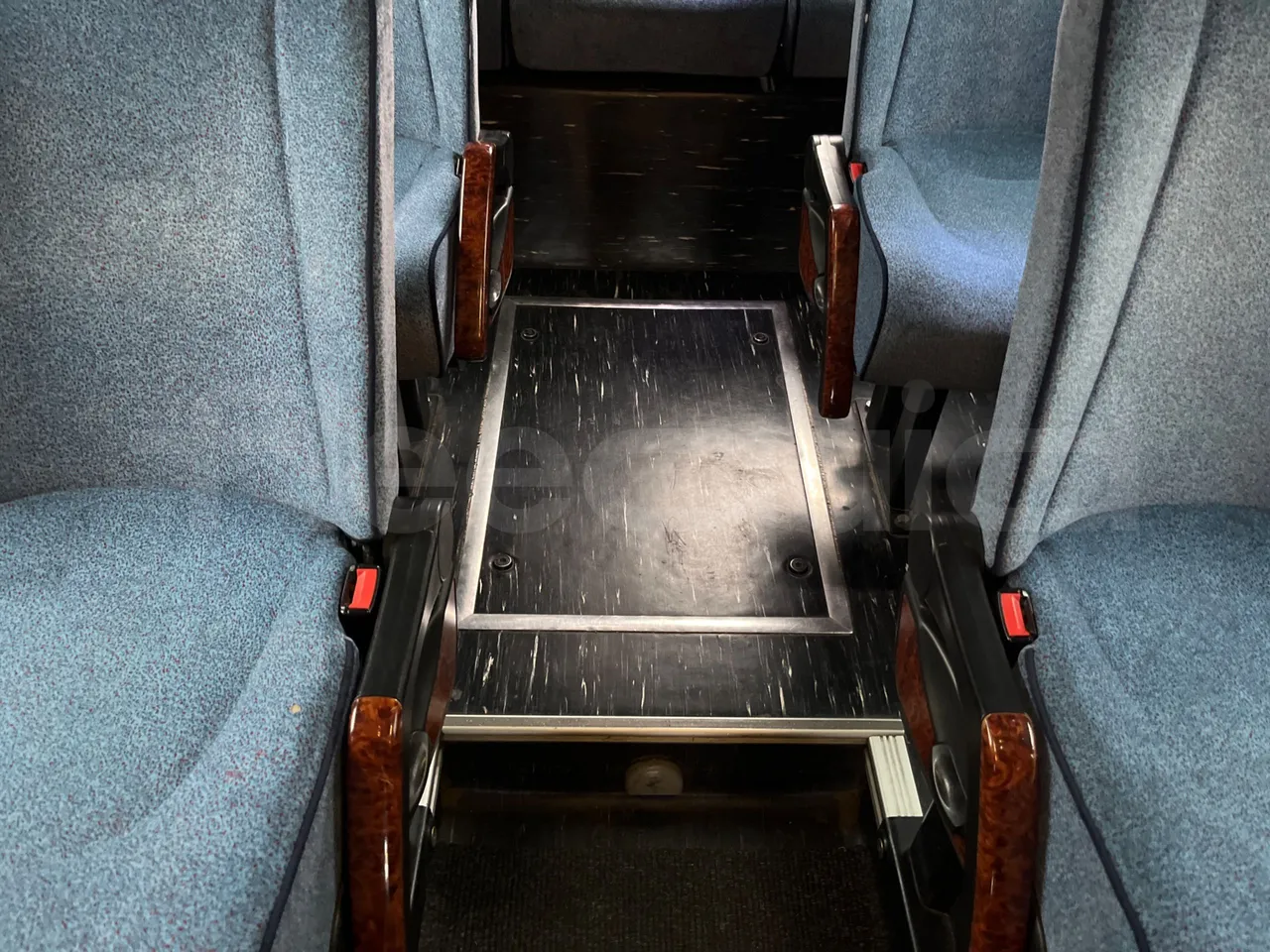 Irisbus New Domino 397E/12.40 - EUR5/331KW/12.410MT - floor hatches photo