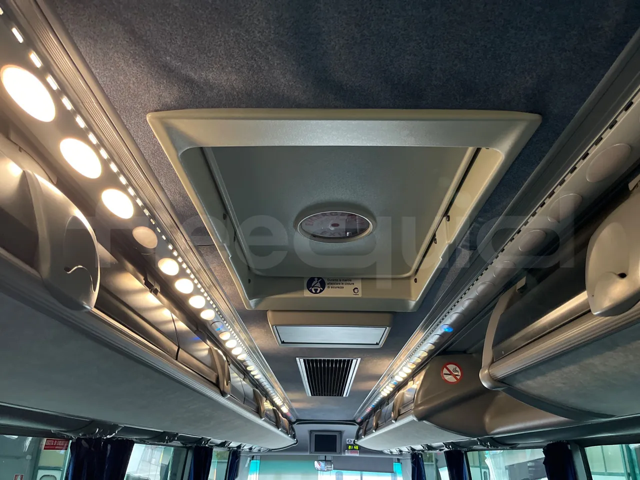 Irisbus New Domino 397E/12.40 - EUR5/331KW/12.410MT - roof hatch 2