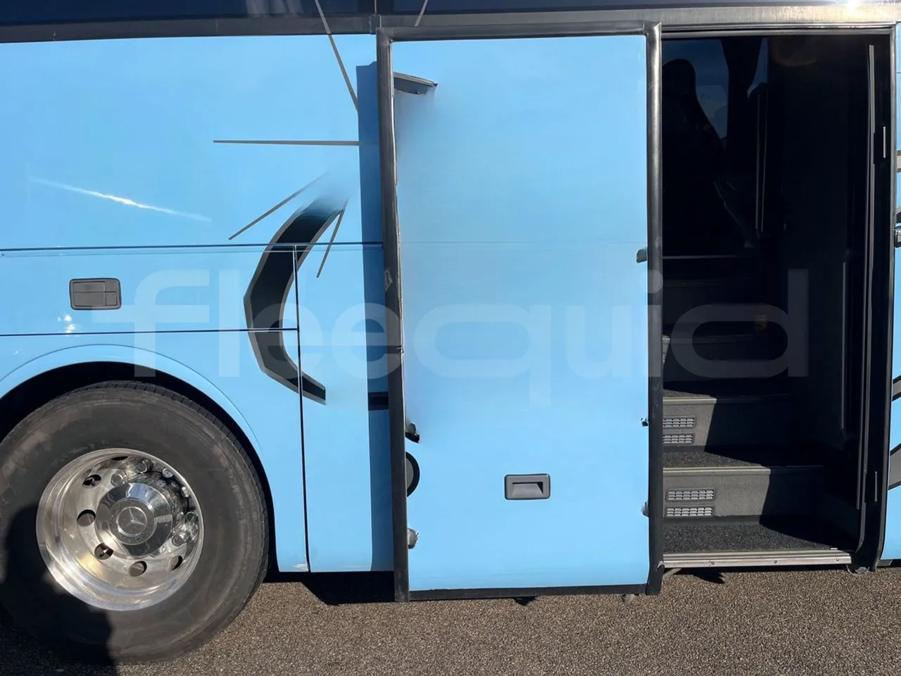 Mercedes-Benz Tourismo 632 02 - EUR5 - 315kW - 12.960m - 11967cc - front door 2 open