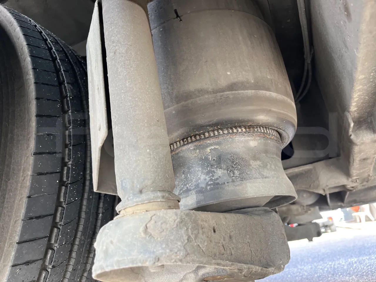 Mercedes-Benz Tourismo 632 02 - EUR5 - 315kW - 12.960m - 11967cc - axel 2 air springs 1 left