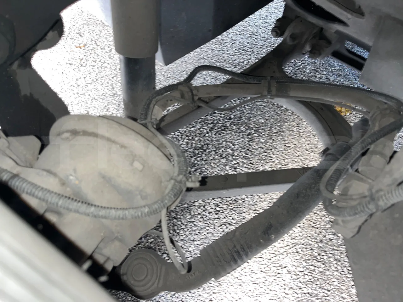 Mercedes-Benz Tourismo 632 02 - EUR5 - 315kW - 12.960m - 11967cc - axel 3 caliper brakes right