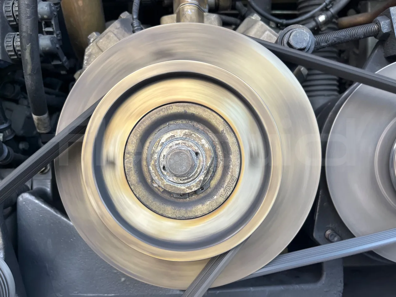 Mercedes-Benz Tourismo 632 02 - EUR5 - 315kW - 12.960m - 11967cc - air conditioning compressor