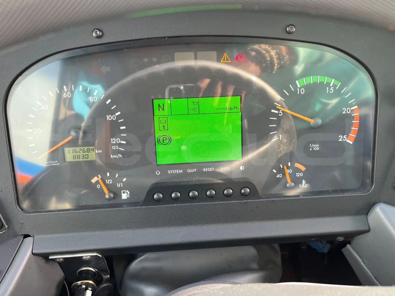 Mercedes-Benz Tourismo 632 02 - EUR5 - 315kW - 12.960m - 11967cc - dashboard lights on