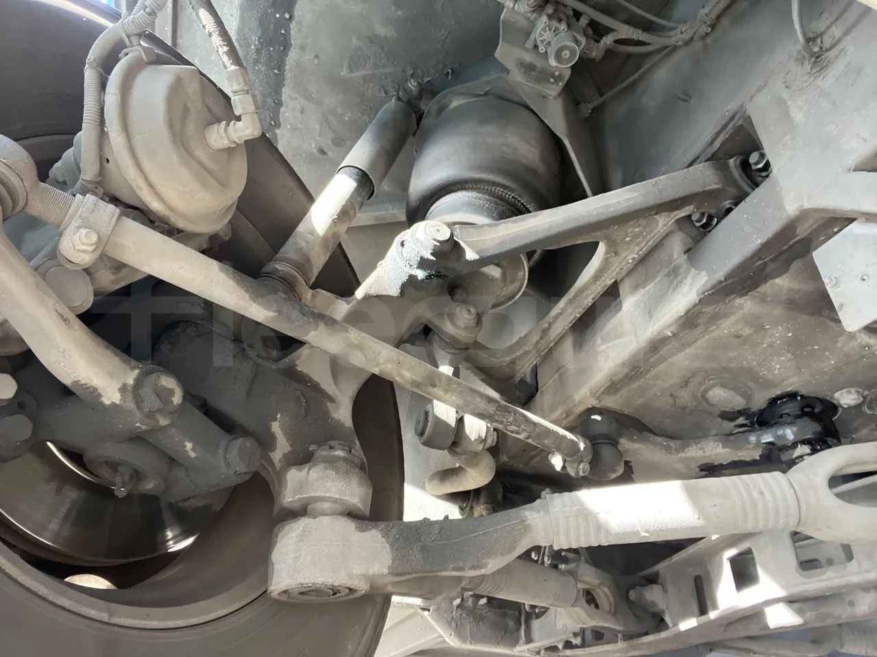 Mercedes-Benz Tourismo 632 02 - EUR5 - 315kW - 12.960m - 11967cc - front air springs left