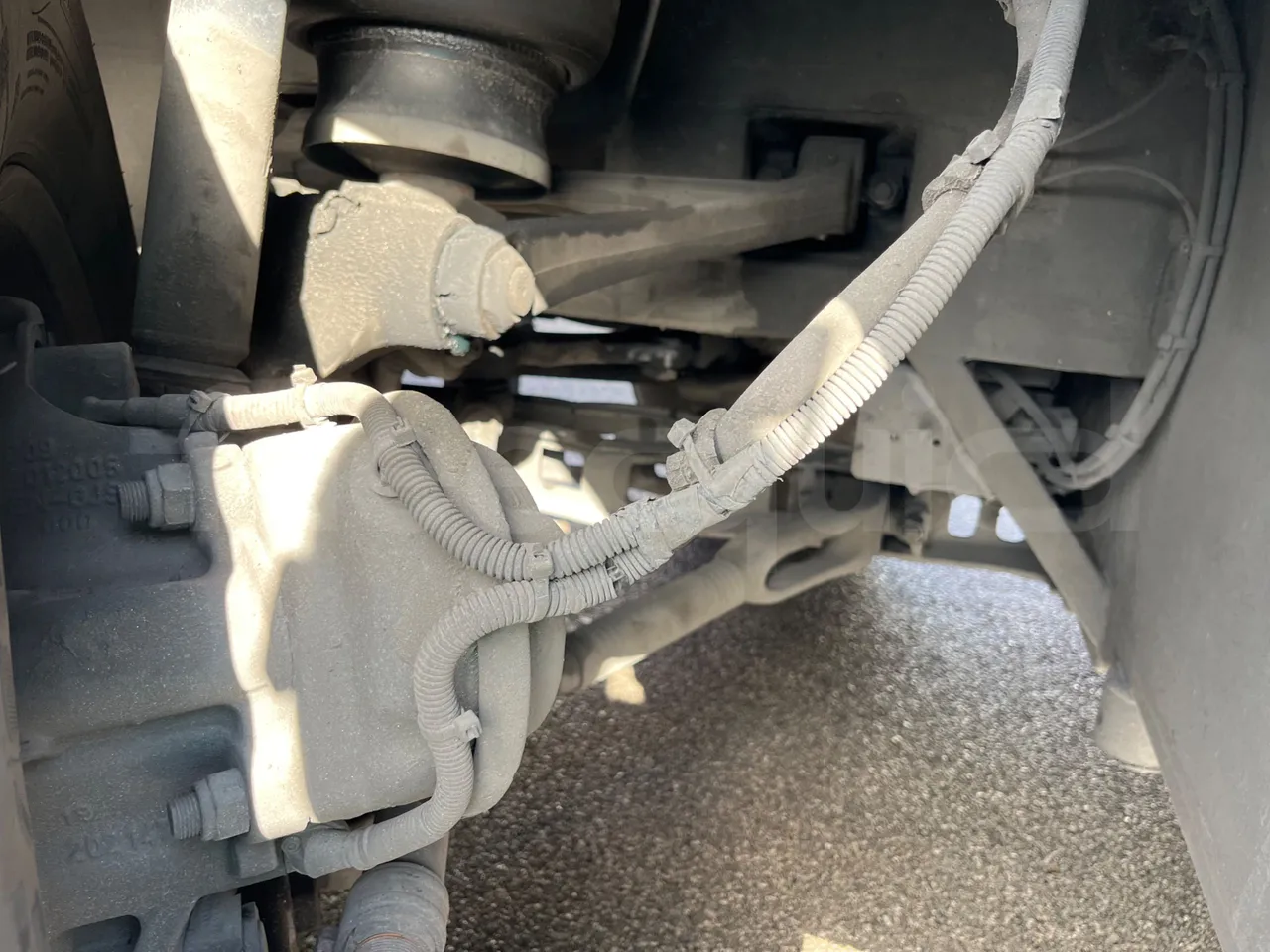 Mercedes-Benz Tourismo 632 02 - EUR5 - 315kW - 12.960m - 11967cc - front brake calipers left