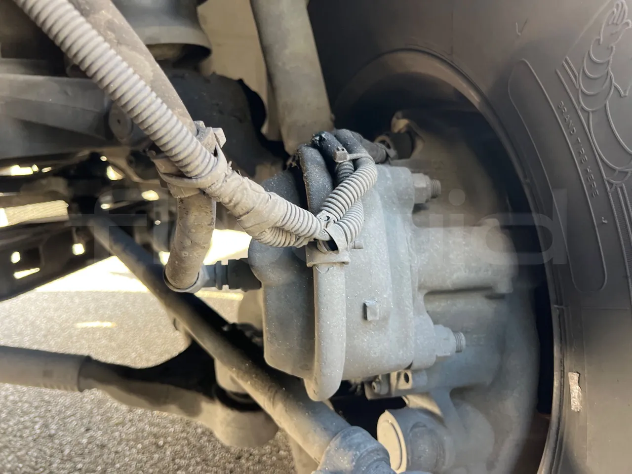 Mercedes-Benz Tourismo 632 02 - EUR5 - 315kW - 12.960m - 11967cc - front brake calipers right