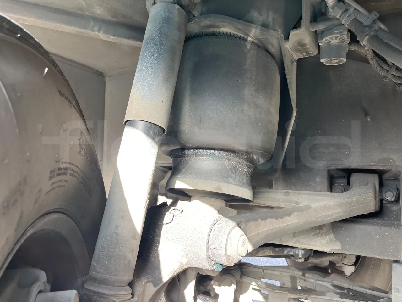 Mercedes-Benz Tourismo 632 02 - EUR5 - 315kW - 12.960m - 11967cc - front shock absorbers left