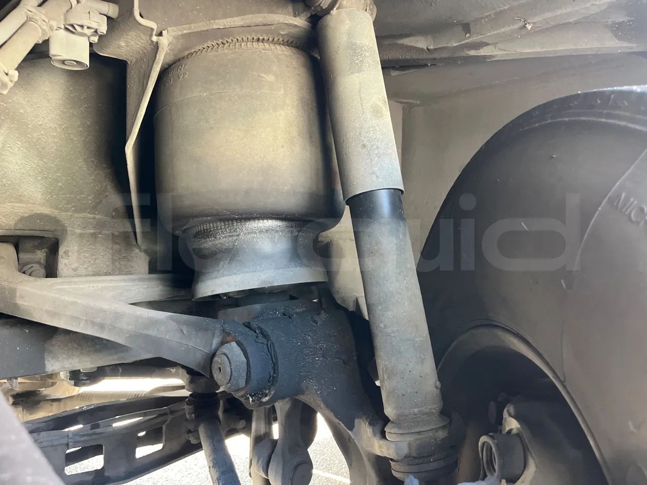 Mercedes-Benz Tourismo 632 02 - EUR5 - 315kW - 12.960m - 11967cc - front shock absorbers right