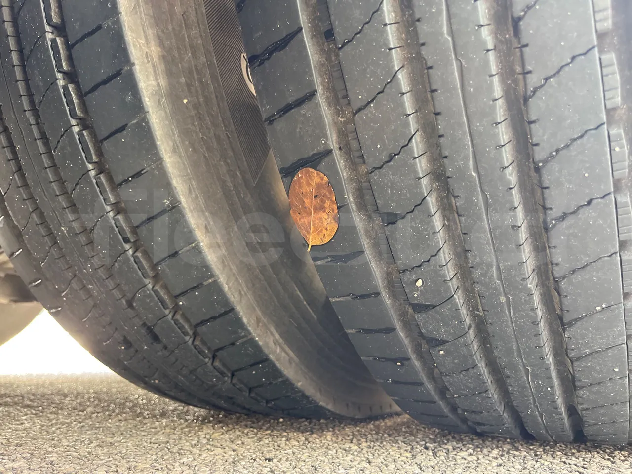 Mercedes-Benz Tourismo 632 02 - EUR5 - 315kW - 12.960m - 11967cc - tread condition second axle tires right