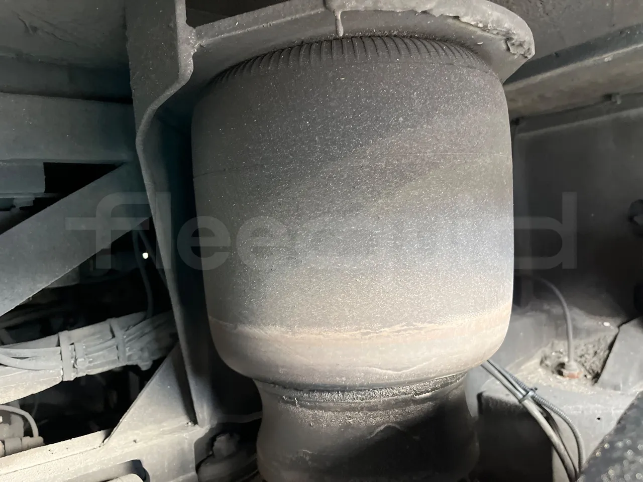 Mercedes-Benz Tourismo 632 02 - EUR5 - 315kW - 12.960m - 11967cc - axle 3 air springs 1 left