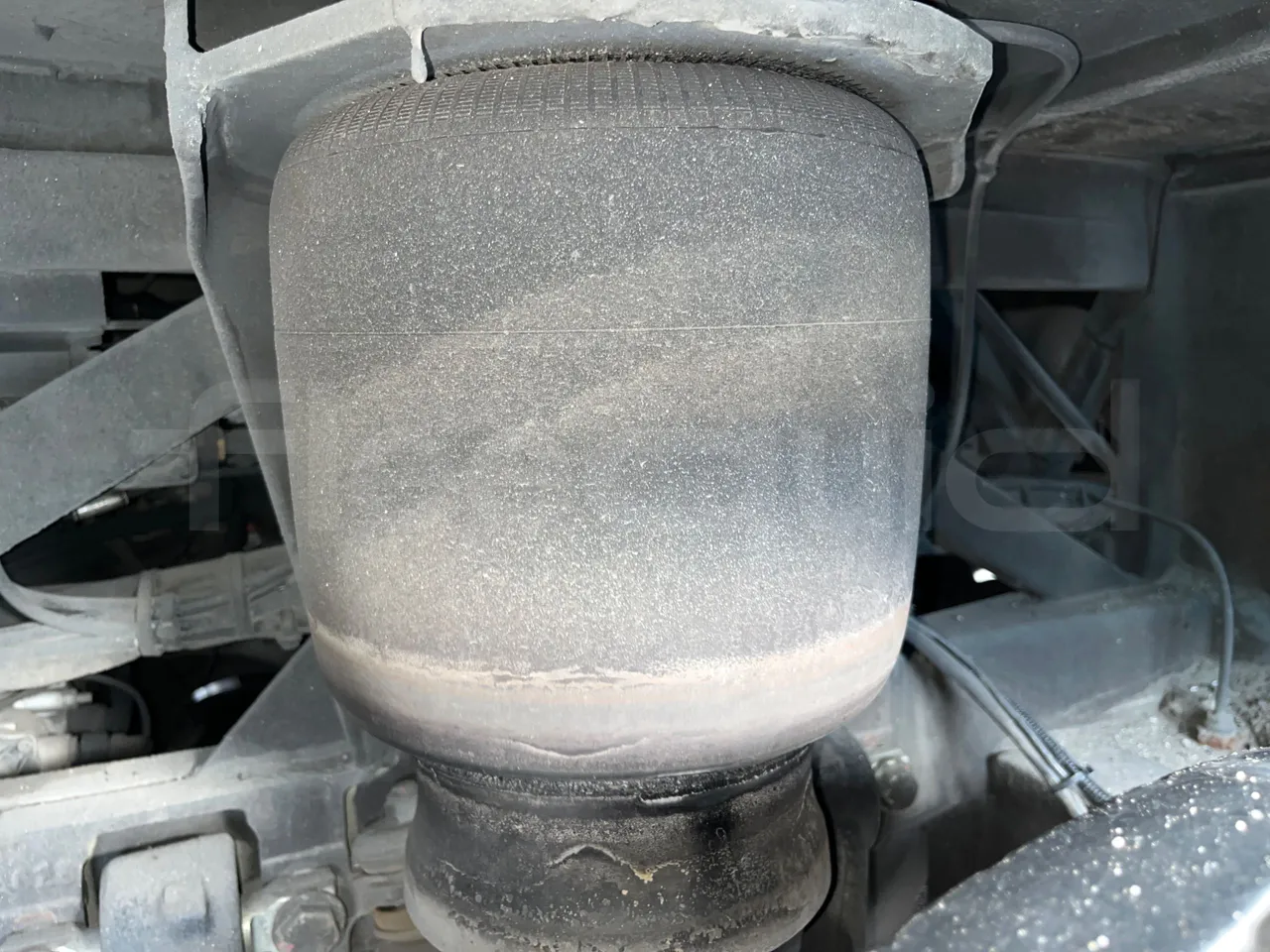 Mercedes-Benz Tourismo 632 02 - EUR5 - 315kW - 12.960m - 11967cc - axle 3 air springs 1 right